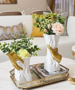 "Golden Grip" Sculpt Vase – Umjetnička vaza modernog izraza