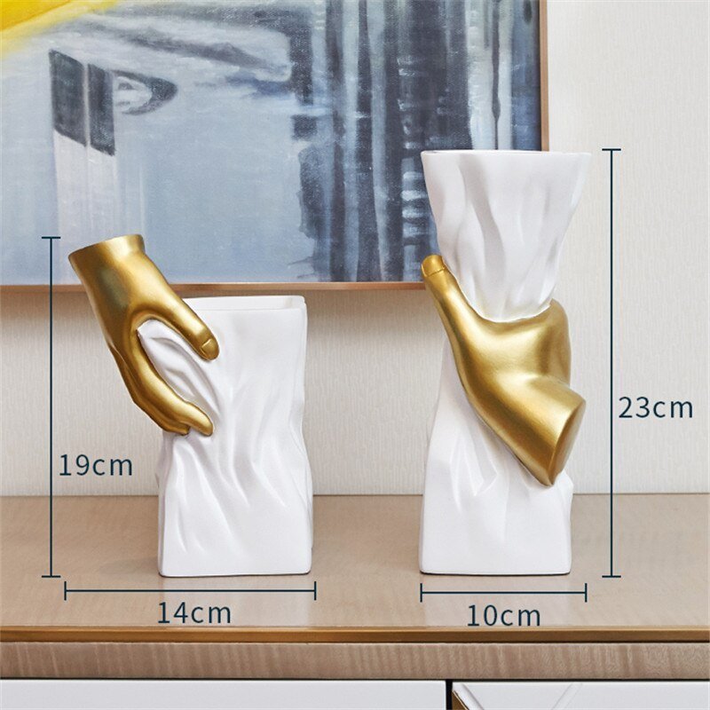"Golden Grip" Sculpt Vase – Umjetnička vaza modernog izraza