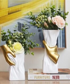 "Golden Grip" Sculpt Vase – Umjetnička vaza modernog izraza