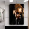 "GoldenMuse" Art – Moderna slika na platnu (Motiv zlatne djevojke)