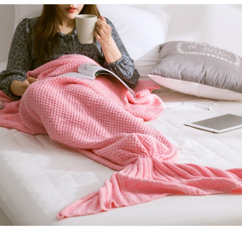 "MermaidDream" Cozy – Pletena deka u obliku repa sirene (Premium Akril)