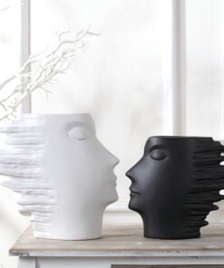 Nordic Face Art – Skulpturalna porculanska vaza (Mat završna obrada)