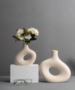 “Nordic Hollow Vase” – Skulpturalna keramička vaza modernog europskog stila
