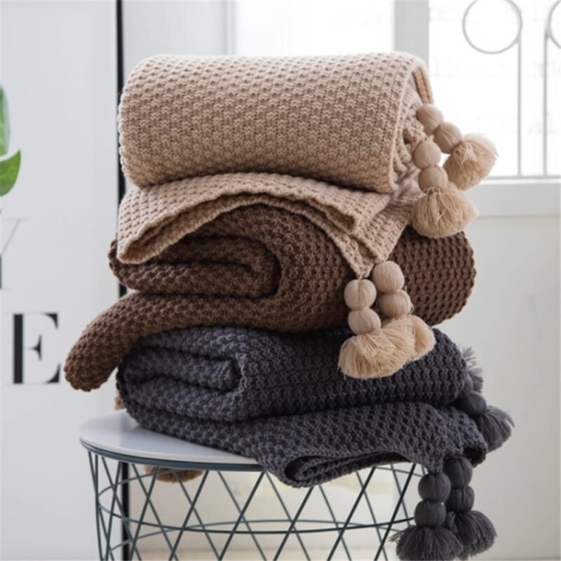 "Nordic Knit" – Pleteno vuneno ćebe s resama (Skandinavski stil)