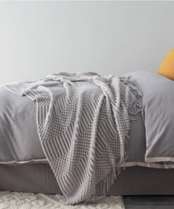"SoftCloud" Comfort – Pleteno dekorativno ćebe sa resama (127x170 cm)