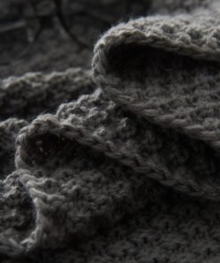 "Cozy Comfort" – Vunena pletena deka s resama