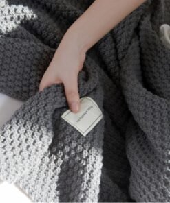 "Cozy Comfort" – Vunena pletena deka s resama