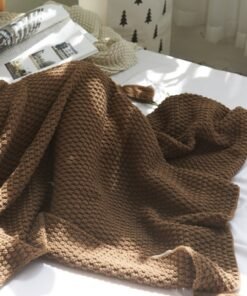 "Cozy Comfort" – Vunena pletena deka s resama