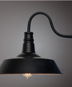 “Industrial Swan” – Retro zidna lampa od kovanog željeza