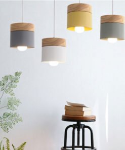 “Nordic Wood & Iron” – Minimalistički viseći luster od drveta i željeza