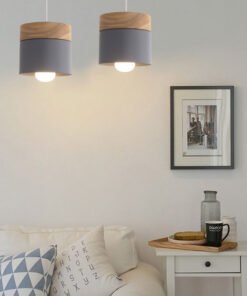“Nordic Wood & Iron” – Minimalistički viseći luster od drveta i željeza