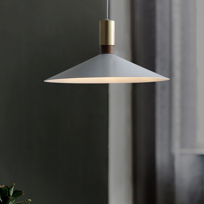 “Orbital Dome” – Moderna minimalistička visilica od metala