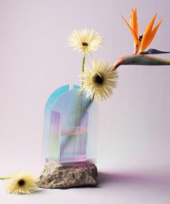 "Spectrum Glow" – Nordijska minimalistička akrilna vaza