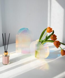 "Spectrum Glow" – Nordijska minimalistička akrilna vaza