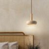 “Travertine Core” – Luksuzna viseća LED lampa od prirodnog kamena i drveta