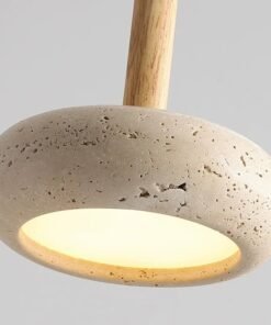 “Travertine Core” – Luksuzna viseća LED lampa od prirodnog kamena i drveta
