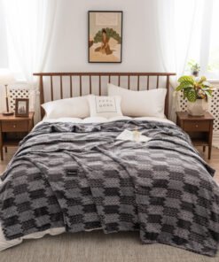 “Velvet Stripe” – Višenamjenska flanelska deka sa baršunastim efektom