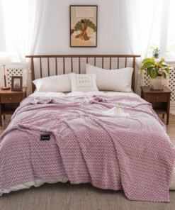 “Velvet Stripe” – Višenamjenska flanelska deka sa baršunastim efektom