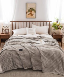 “Velvet Stripe” – Višenamjenska flanelska deka sa baršunastim efektom