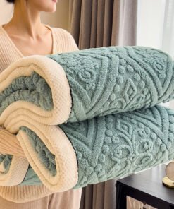 “Luxury Velvet Blanket” – Debela dvostrana baršunasta deka evropskog stila