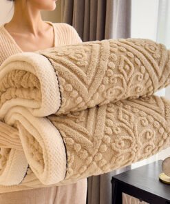 “Luxury Velvet Blanket” – Debela dvostrana baršunasta deka evropskog stila