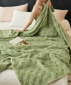 “Soft Check Blanket” – Mekana dekorativna deka sa reljefnom teksturom