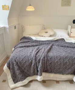 “Soft Knit Blanket” – Mekana dekorativna deka modernog jednobojnog dizajna