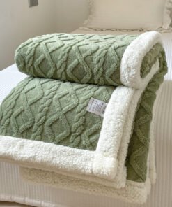 “Soft Knit Blanket” – Mekana dekorativna deka modernog jednobojnog dizajna