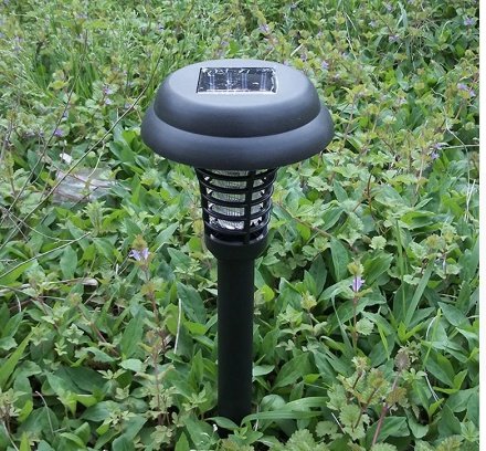 “Solar Mosquito Killer Light” – LED solarna vrtna lampa sa funkcijom uništavanja komaraca