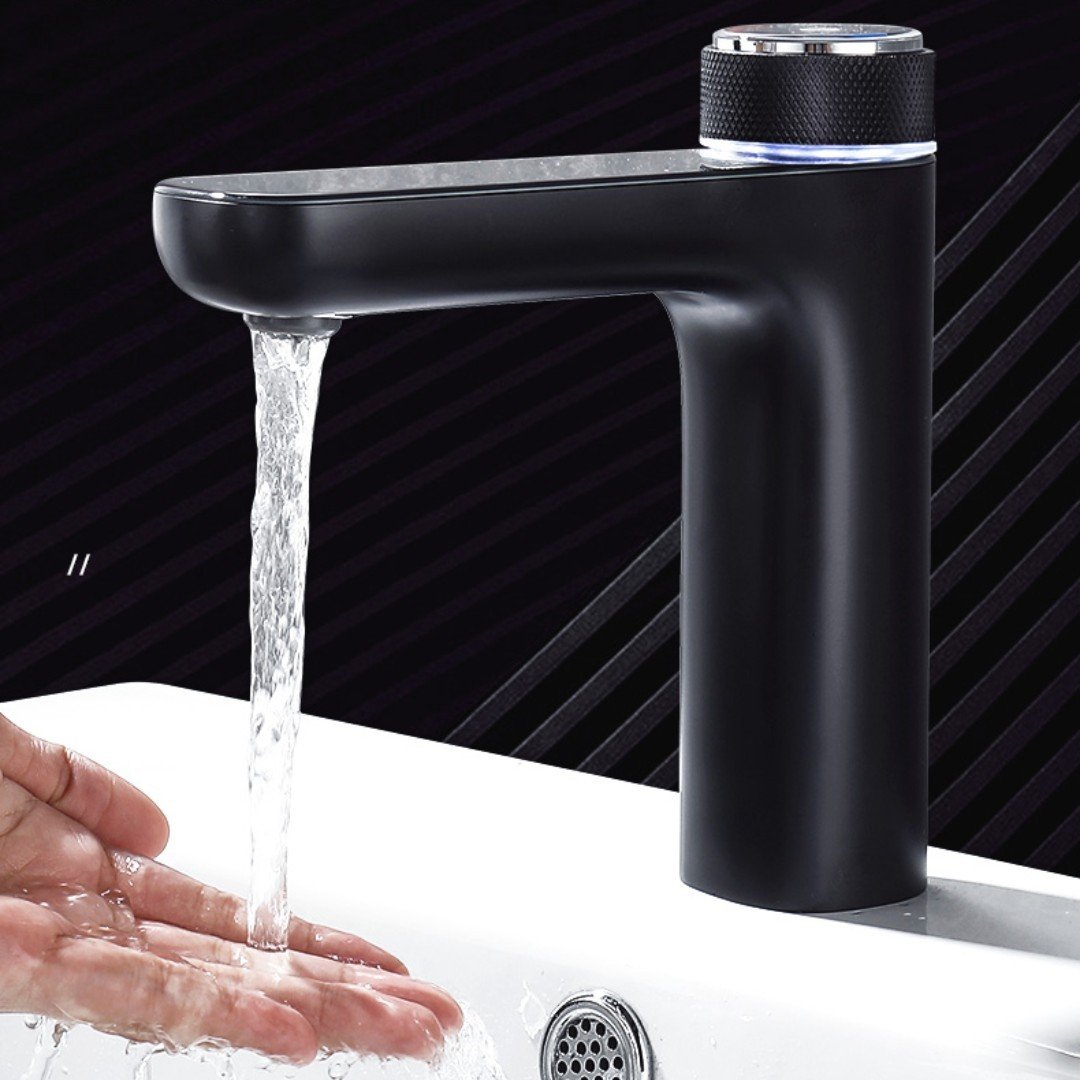 "DigiFlow Smart" – Inteligentna LED slavina (Crna / Krom)